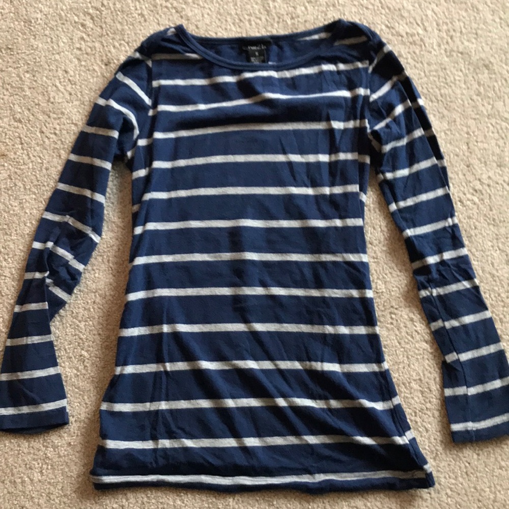 Rue21 fitted long sleeve tee